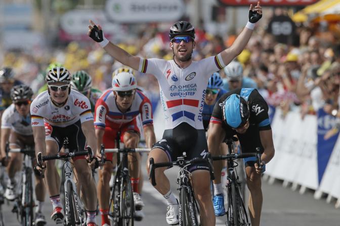A Marsiglia lo sprint  vinto dal miglior velocista del gruppo: Mark Cavendish. Ap